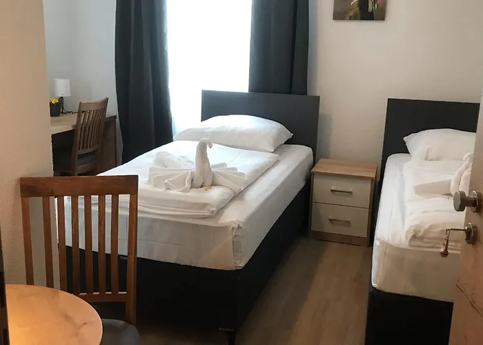 Am Wasserturm Hotel *